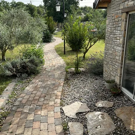 Vikendica Kamena Kuca