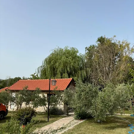 Kamena Kuca Чаплина