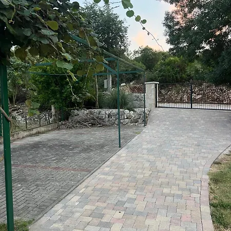 Prázdninový dům Kamena Kuca *