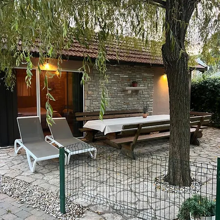 Kamena Kuca Vikendica *